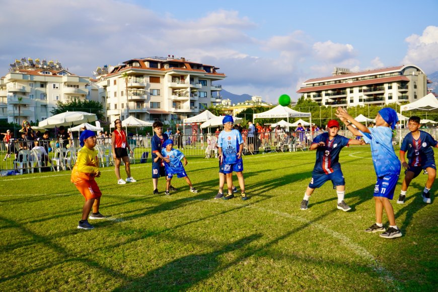 Alanya’da Hentbol Heyecanı Başladı: 2 Bin Kişi Ramazan Demirci Turnuvası’nda Buluştu