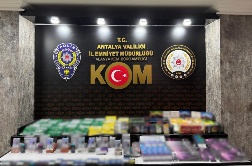 Antalya’da Kaçakçılık Operasyonları: Tarihi Eser, Kaçak Sigara ve Telefon Ele Geçirildi