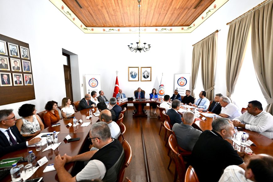 Antalya’da Deniz Çöpleri Eylem Planı Toplantısı Yapıldı: Deniz Kirliliğiyle Mücadele Masaya Yatırıldı.
