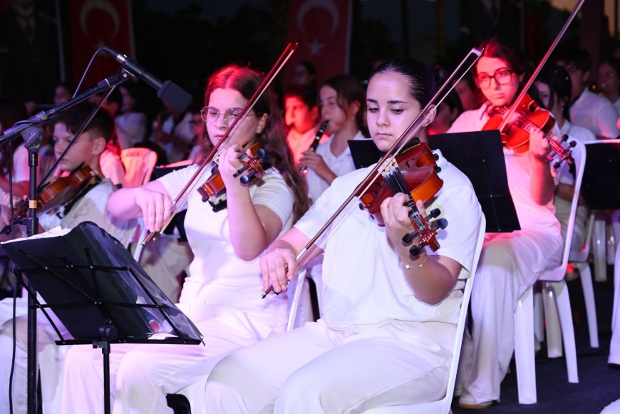 Kemer Belediyesi Cumhuriyet Orkestrası’ndan Sokak Hayvanları İçin Anlamlı Konser