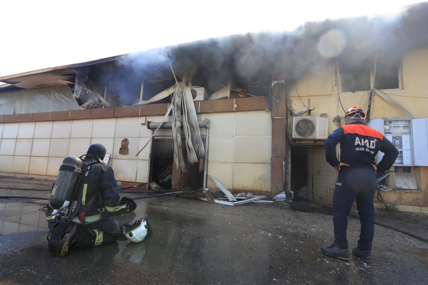 Antalya’da Depo Yangını Paniği: Alevler Bitişik İş Yerlerine Sıçradı