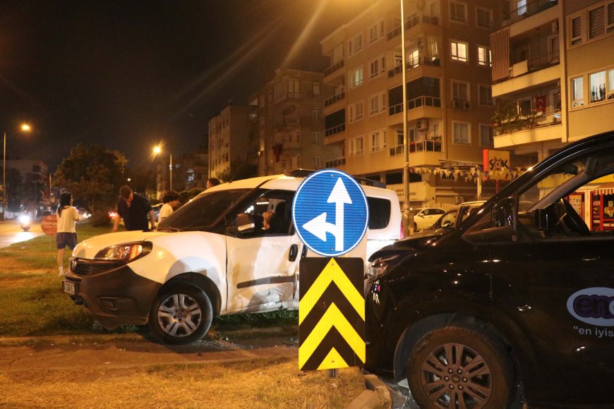 Antalya’da Işık İhlali İddiası Kazaya Yol Açtı: Hafif Ticari Araç Hurdaya Döndü, 3 Yaralı