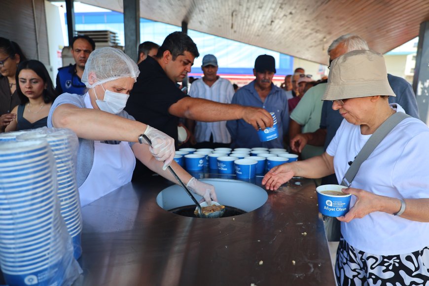 Antalya Büyükşehir Belediyesi’nden 50 Bin Kişiye Aşure İkramı