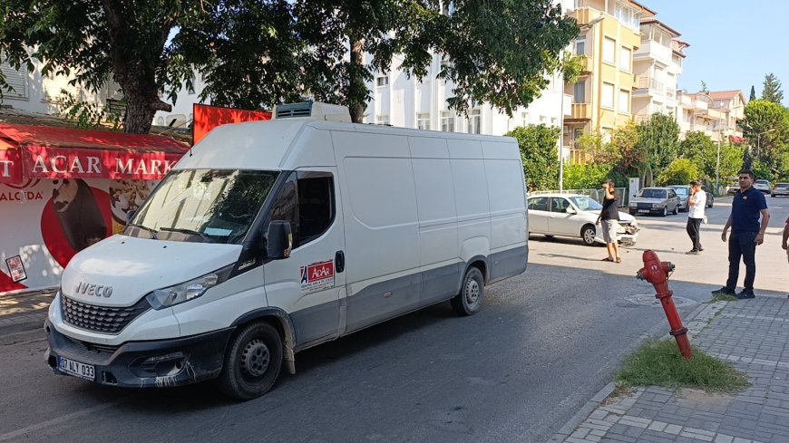 Manavgat'ta aynı kavşakta bir kaza daha! Kameraya yansıdı, vatandaşlar çözüm bekliyor