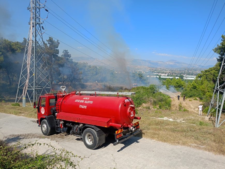 Manavgat'ta orman yangını paniği! 3 dönüm alan zarar gördü