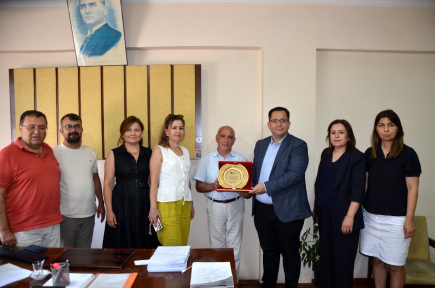 Antalya SMMMO'dan İzmir'e atanan Vergi Dairesi Müdürü Ersavaş'a veda ziyareti