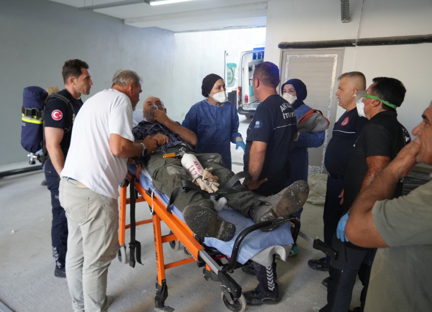 Antalya'da İnşaatta Yoğun Koku Paniği: 2 İşçi Fenalaştı