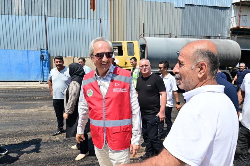 Kepez'de Hurdacılar Sitesi Yoluna 850 Ton Sıcak Asfalt