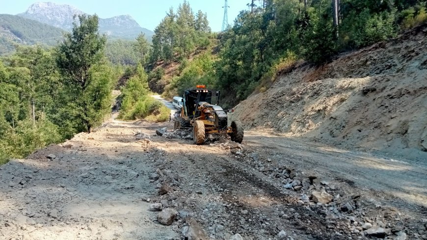 Alanya'da Kırsal Mahalle Yollarında Yaz Mesaisi: Büyükşehir Ekipleri Sahada