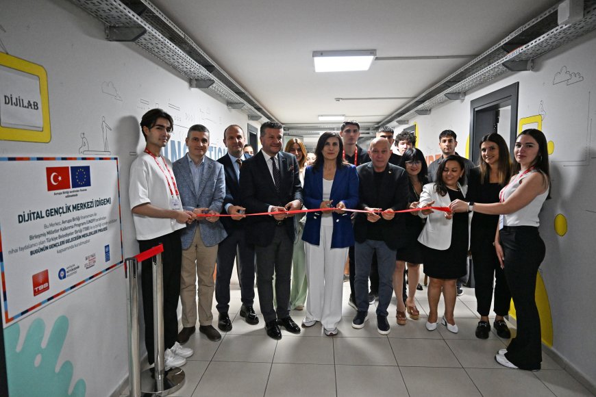 Antalya'da Dijital Gençlik Merkezi (DİGEM) açıldı! Gençler geleceğin mesleklerine hazırlanacak