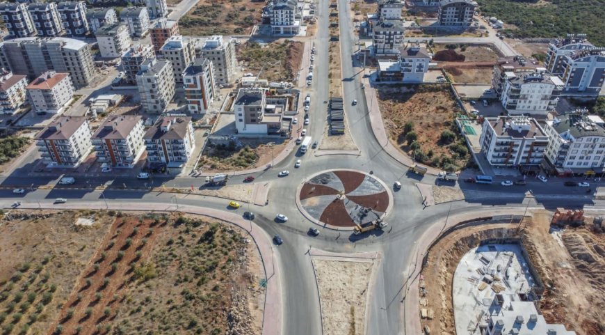 Kepez'den Su Tasarrufuna Büyük Adım! Parklarda Kurakçıl Peyzaj Dönemi Yaygınlaşıyor