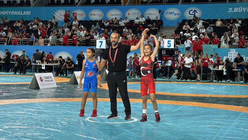 Kepez Belediyespor Minikler Türkiye Güreş Şampiyonası'na Damga Vurdu