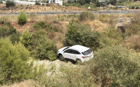 Gazipaşa'da kontrolden çıkan otomobil dereye uçtu: Sürücü yaralandı