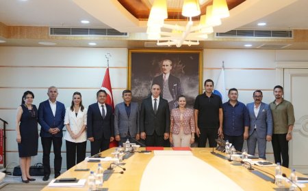 Konyaaltı'nın Yolları Yenileniyor: Büyükşehir ve Konyaaltı Belediyesi Güçlerini Birleştirdi
