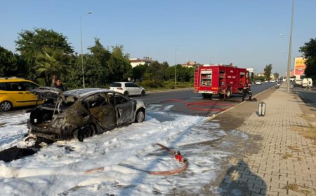 Serik'te Seyir Halindeki LPG'li Otomobil Alev Aldı: 4 Kişi Yaralandı.