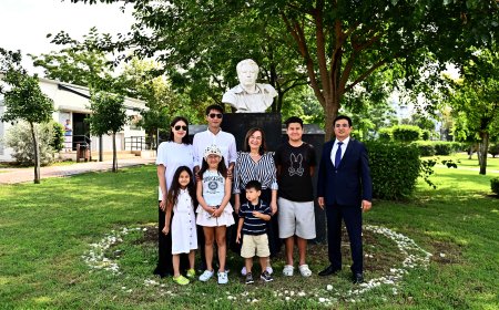 Aytmatov’un Mirası Muratpaşa’da Büyüyor: Kütüphaneye Özel Eser Bağışı