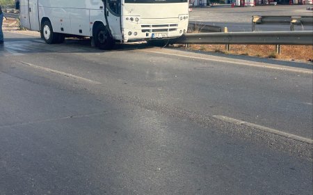 Manavgat’ta zincirleme kaza: 2’si yaya 6 kişi yaralandı.