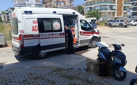 Manavgat’ta Motosiklet ile Otomobil Çarpıştı: 1 Yaralı.