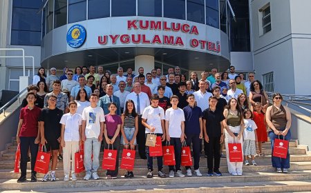 Kumluca’da LGS ve YKS’de Türkiye Derecesi Yapan Öğrenciler Ödüllendirildi