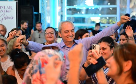 Kepez’de Kadınlar Matinesi Coşkusu: Başkan Kocagöz Kadınlarla Buluştu