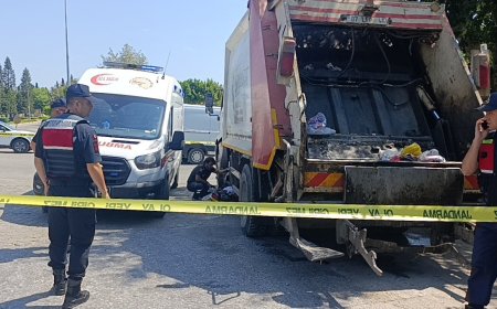 Manavgat’ta Feci İş Kazası: Temizlik İşçisi Çöp Kamyonunun Altında Hayatını Kaybetti