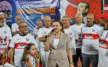 Antalyaspor’un Efsaneleri Ayak Tenisi Turnuvasında Buluştu