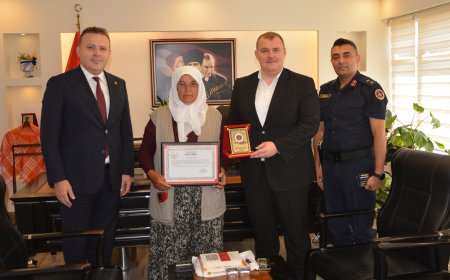 Korkuteli’nde Hayırsever Ayşe Arslan’dan Jandarma Asayiş Vakfı’na Anlamlı Bağış