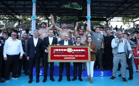 Mustafa Taş, Kurtdereli Güreşleri’nde Başpehlivanlığı Kazandı