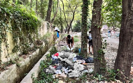 Alanya’da İki Arkadaştan Örnek Davranış: Obaçayı’nı Temizlediler