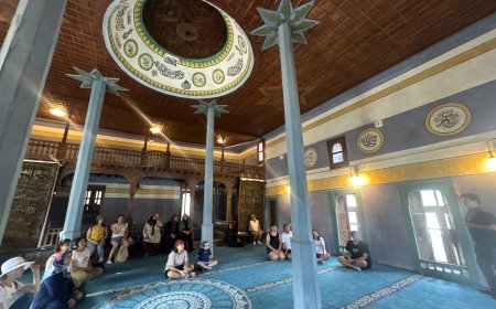 Antalya’da Betonlaşmaya İzin Yok: 300 Yıllık Düğmeli Evleriyle Sarıhacılar Turist Akınına Uğruyor
