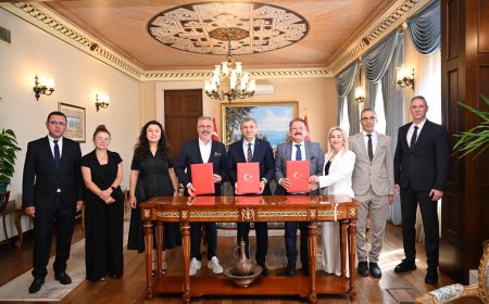Muratpaşa’ya 5 Hekimli Yeni Aile Sağlığı Merkezi İçin Protokol İmzalandı
