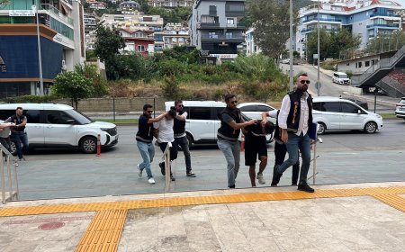 Alanya’da Maskeli ve Silahlı Soygun Girişimi: 400 Bin Lira Ele Geçirildi