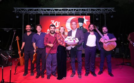 Konyaaltı’nda 30 Ağustos Coşkusu: HayatPark’ta Seyyah Konseriyle Kutlandı