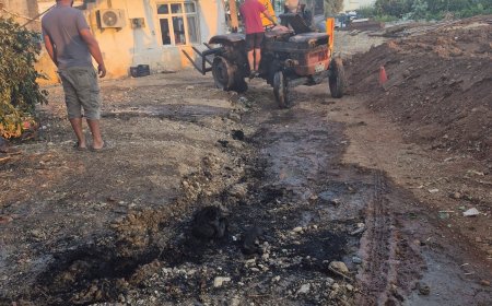 Serik’te Traktör Sürücüsüz Hareket Edip Alev Aldı: Saman Balyaları Yandı