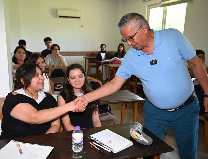 Kemer Belediyesi’nde ücretsiz YKS kursları başladı.