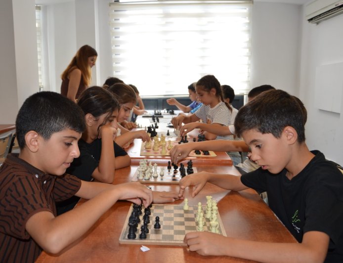 Alanya ATABEM’de Satranç Heyecanı: 24 Çocuk Hamlelerini Yarıştırdı