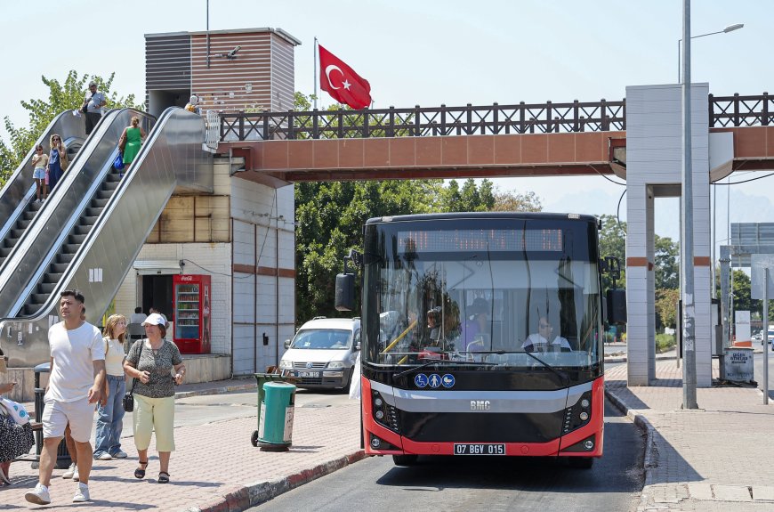 Antalya Büyükşehir’den Toplu Taşımada Net Uyarı: Duraktaki Yolcuyu Almadan Geçen Otobüse Ceza