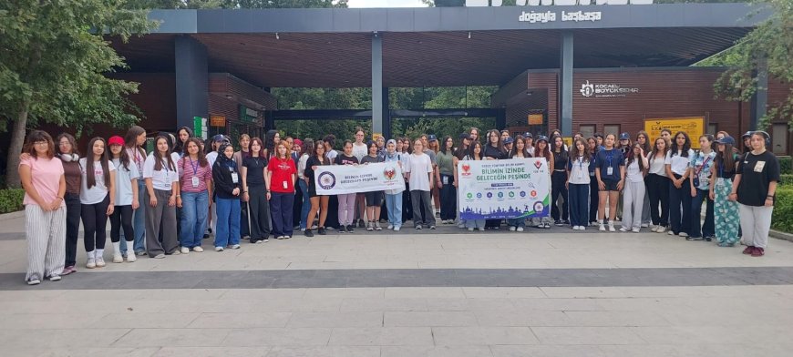 Antalya'dan 36 kız öğrenci TÜBİTAK Bilim Kampı'nda geleceğe hazırlandı