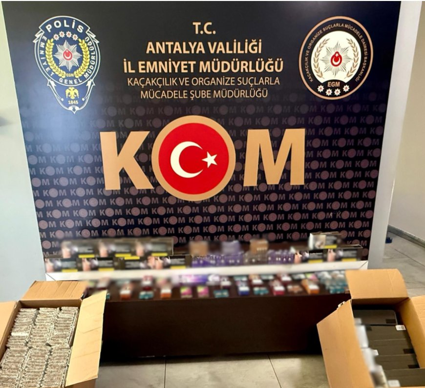 Antalya'da Kaçakçılık Operasyonları: 17 Bin 800 Makaron, 569 Kaçak İçki ve Tarihi Eser Ele Geçirildi.