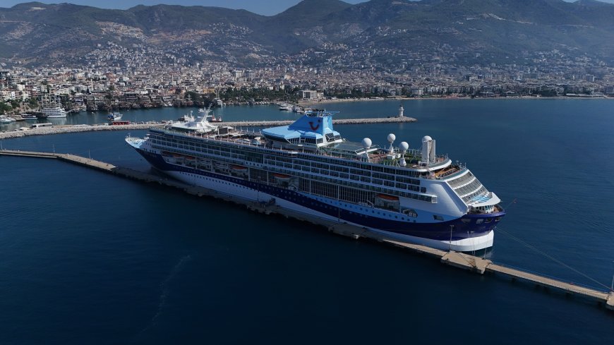 Alanya’ya Kruvaziyer Hareketliliği: 2 Bin 535 Kişiyle Marella Discovery Geldi