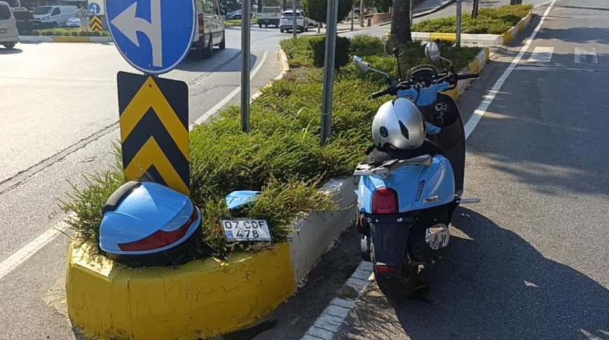 Manavgat’ta Motosiklet ile Hafif Ticari Araç Çarpıştı: 1 Yaralı