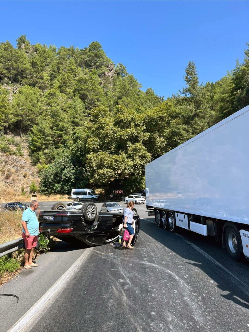 Gazipaşa’da Lastiği Patlayan Otomobil Takla Attı: Aynı Aileden 3 Kişi Yaralandı