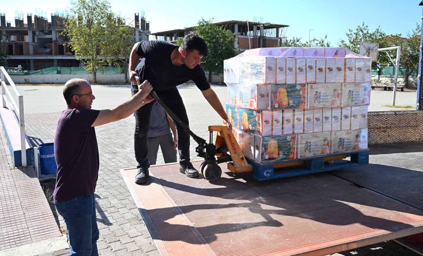 Kemer’de 6 Bin 500 Öğrenciye Ücretsiz Kırtasiye Desteği