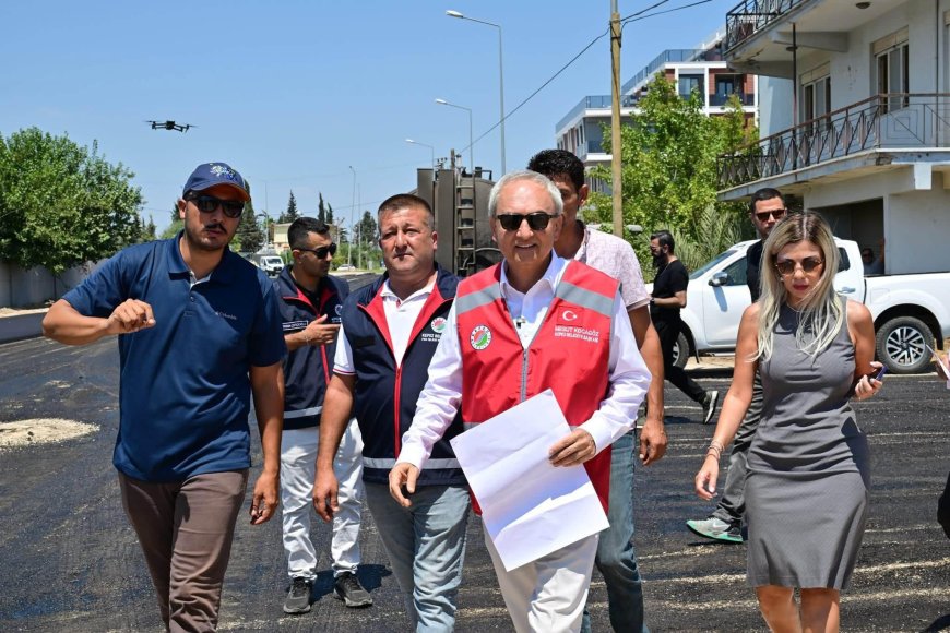 Kepez’de Altınova’nın 4 Mahallesini Birbirine Bağlayan Yola Sıcak Asfalt