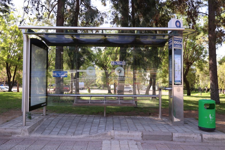 Antalya’da engelli dostu durak sayısı artıyor: 1200 durağa Braille ve QR kodlu levha