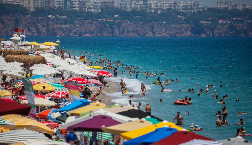 Antalya, 233 Mavi Bayrakla Dünyada Zirvede: “Bu Gidişat Çok Tehlikeli”