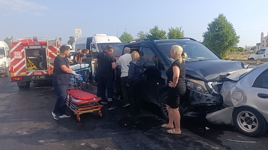 6 araç birbirine girdi: Manavgat’ta 6’sı turist 17 kişi yaralandı