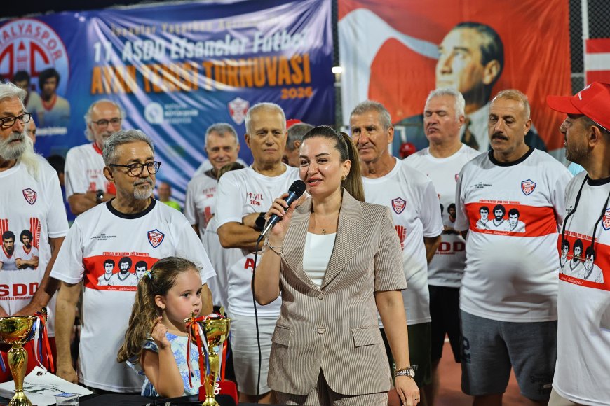 Antalyaspor’un Efsaneleri Ayak Tenisi Turnuvasında Buluştu