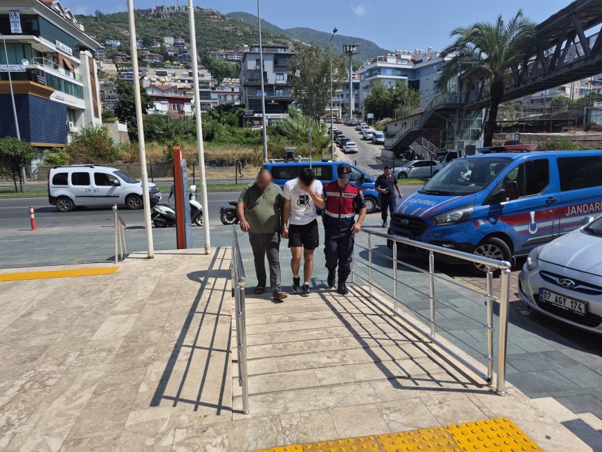 Alanya’da Uyuşturucu Operasyonu: 700 Gram Esrar Ele Geçirildi, 2 Şüpheli Tutuklandı