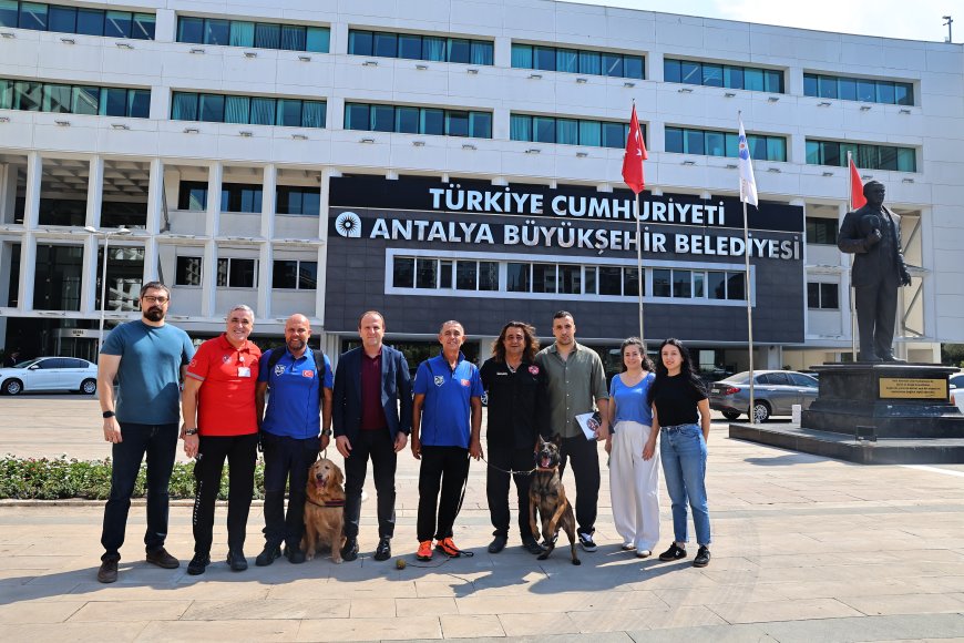 Antalya’da Afetlere Hazırlık İçin İş Birliği: Arama Kurtarma Köpekleri Zeyna ve Tina Göreve Hazırlanıyor